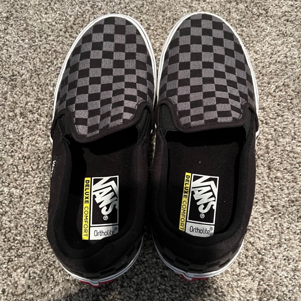 Men’s great and white checkered vans